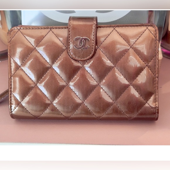 RARE Chanel Patent Leather Wallet - Picture 1 of 10